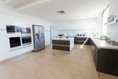 Thea Sunrise Luxury Villa