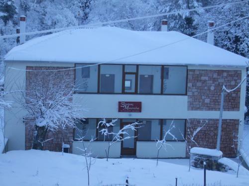 Hostal Mpistola Guesthouse