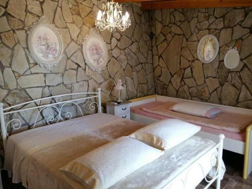 Hostal Kristallia Rooms