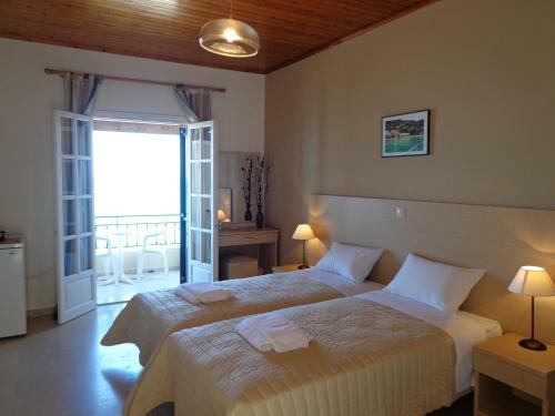 Hostal Akrogiali Rooms