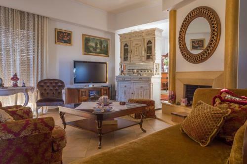 Luxury Villa Karteros