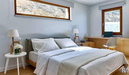 Thiseas Villa Sleeps 6 Pool Air Con