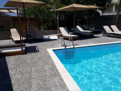 Almirikia Apartments & Rooms