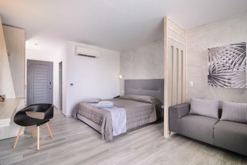 Lagomandra Beach Hotel
