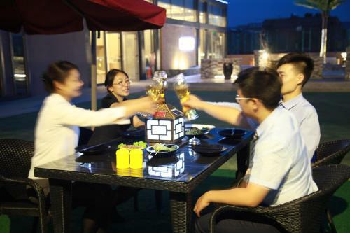 Jinchang Yueting Garden Hotel