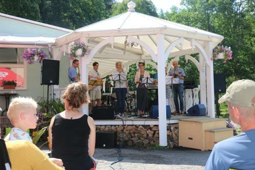 Apartamentos Camping Letn� Den