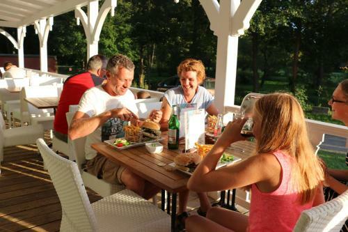 Apartamentos Camping Letn� Den