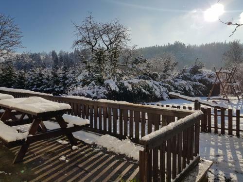 Hostal Penzion - Restaurant Sportturia