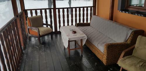 Lodge Chata Na Kov�rn?