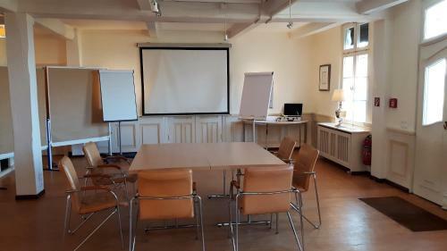 Landsitzhotel Und Seminarium Peterhof
