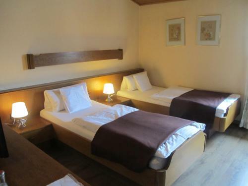 Hostal Gasthaus Zum Rothenberg