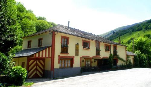 Agroturismo Casa De Aldea La Pescal