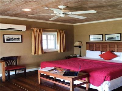 Hotel A Stone's Throw Away Bed And Breakfast