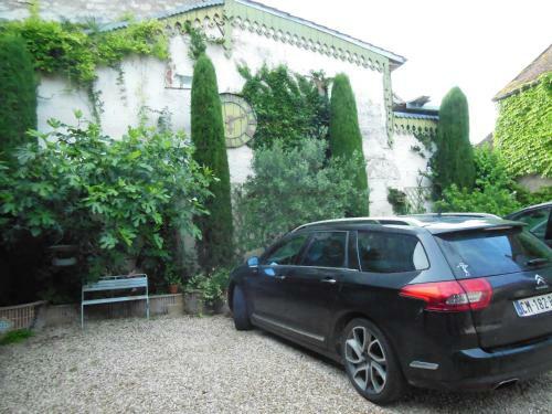 Les Bains Bed & Breakfast