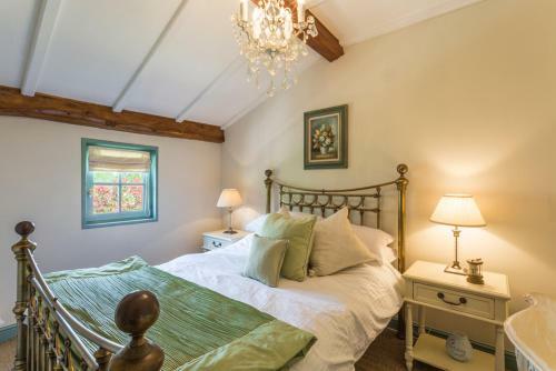 Courcerac Villa Sleeps 10 Wifi