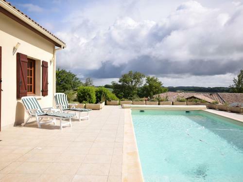 Modern Villa In La Romieu With Swimming Pool