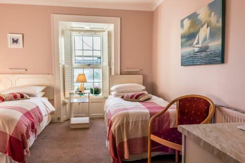 Hostal Harbour House B&B & Self-catering