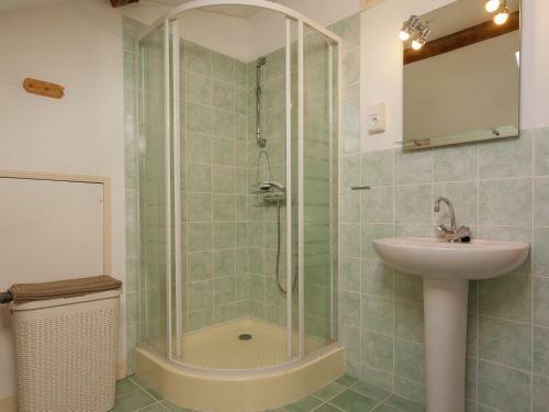 Sunlit Holiday Home In Meilhards With Private Pool