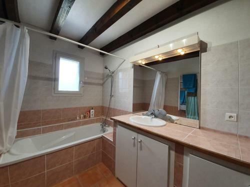 Spacious Villa With Private Pool In Marseillette