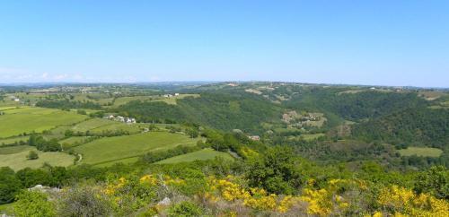 Hostal La Maison Des Cent Vall�es