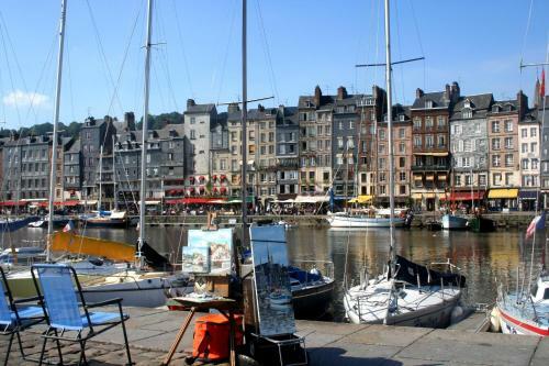 Maison 17�me - Centre Historique de Pont L'ev�que - 10 Pers.