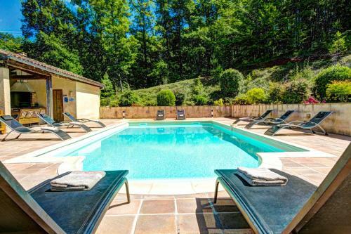 Sainte-cecile-du-cayrou Villa Sleeps 14 Pool Wifi