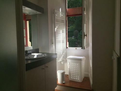 Vintage Castle In Serrieres-en-chautagne With Terrace