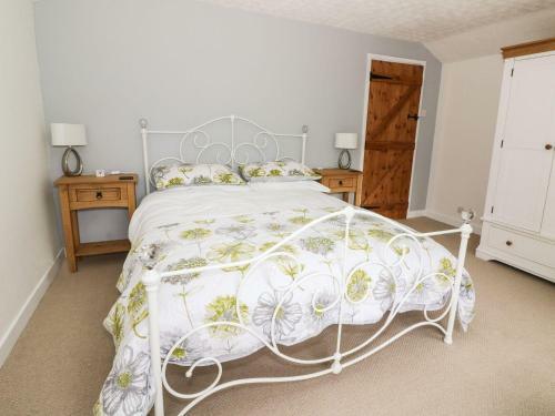 Llwynyfesen, Ammanford