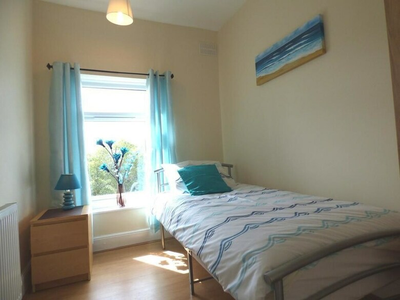 Hostal West Lea House