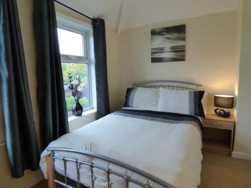 Hostal Birdholme House