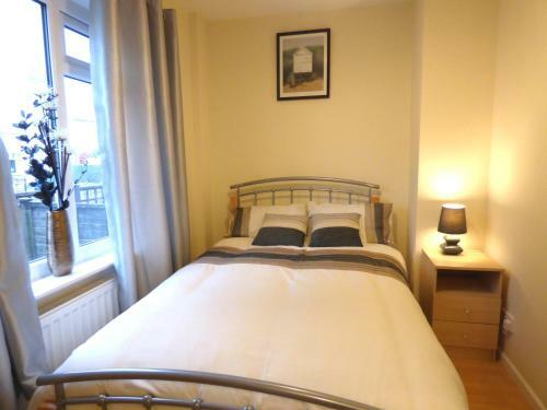 Hostal Birdholme House