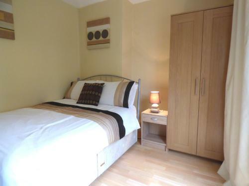 Hostal Birdholme House