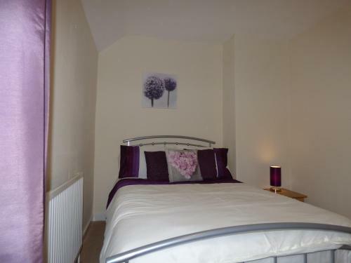 Hostal Birdholme House