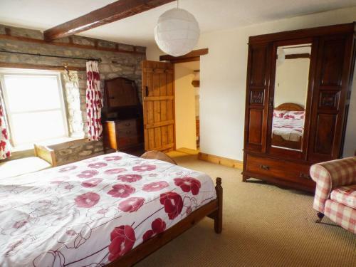 The Farmhouse, Lampeter