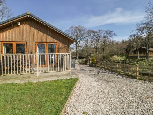Dukes Pond Lodge