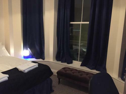 Hostal Pier 61 Guest Accommodation