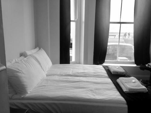 Hostal Pier 61 Guest Accommodation