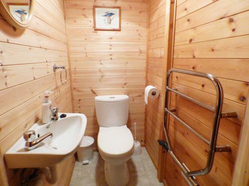 Acorn Lodge