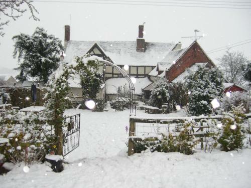 Posada The Crown Country Inn