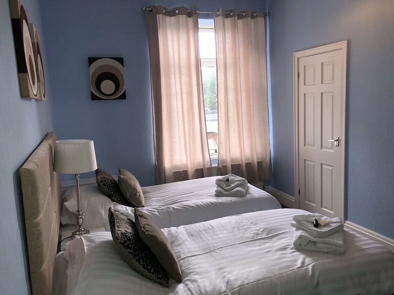 Hostal Peasehill House