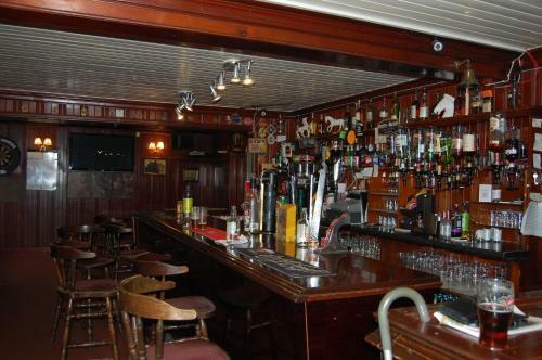 Whitehorse Hotel