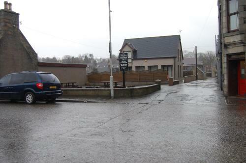 Whitehorse Hotel