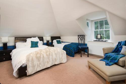 Tarbet Villa Sleeps 20 Wifi