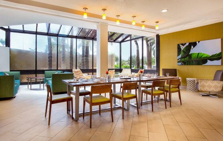 Hotel Howard Johnson Plaza Miami Airport