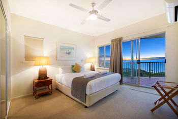 Aparthotel Whale Watch Ocean Beach Resort
