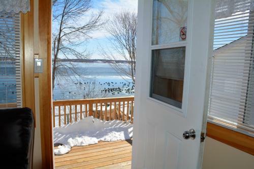 Motel Dewar's Inn On The River