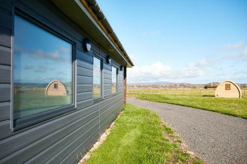 Iona Pods