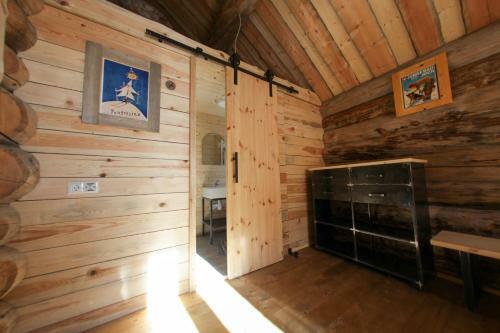 Mountain Cricket Chalets And Apartments Gudauri