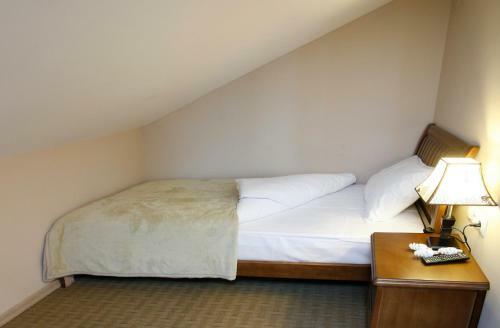 Abu Hotel