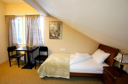 Abu Hotel